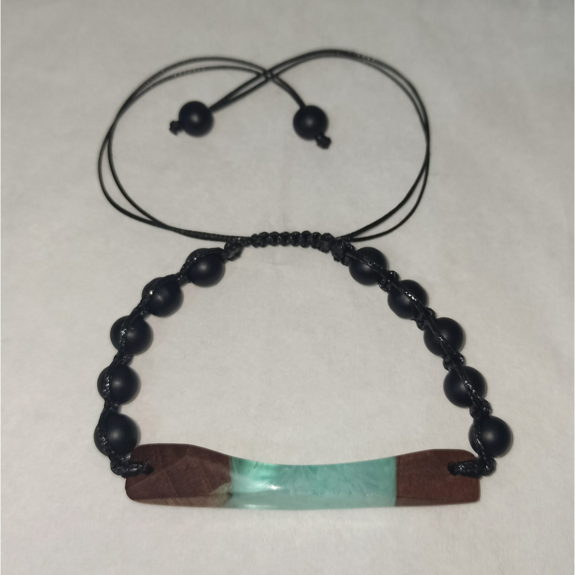 دستبند مردانه چوب و رزین با مهره های اونیکس