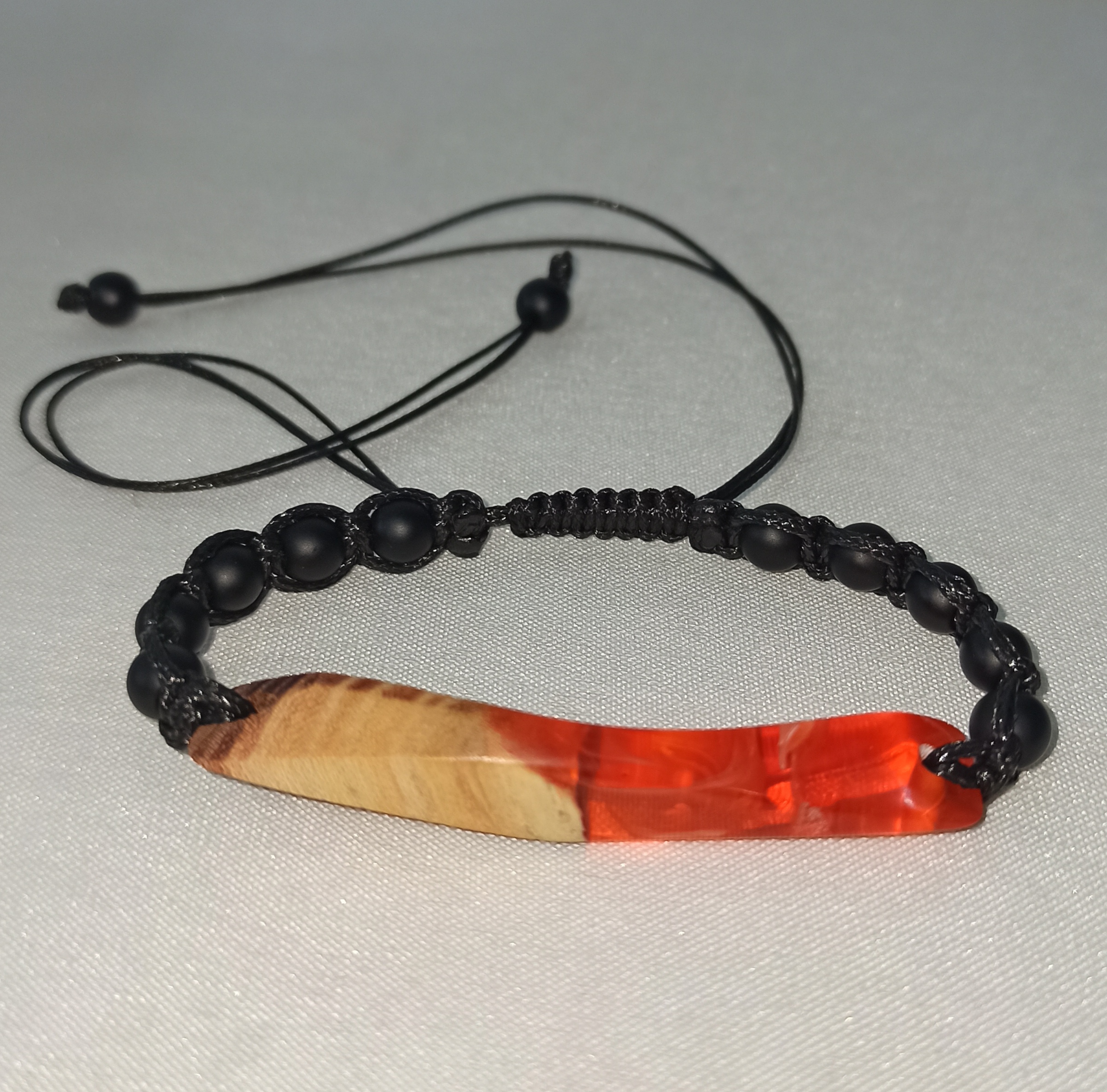 دستبند زنانه چوب و رزین با مهره اونیکس کد 25